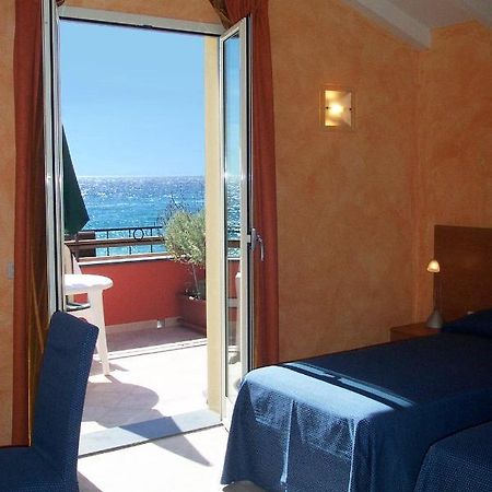Acqua Di Mare Bed & Breakfast Bordighera Luaran gambar